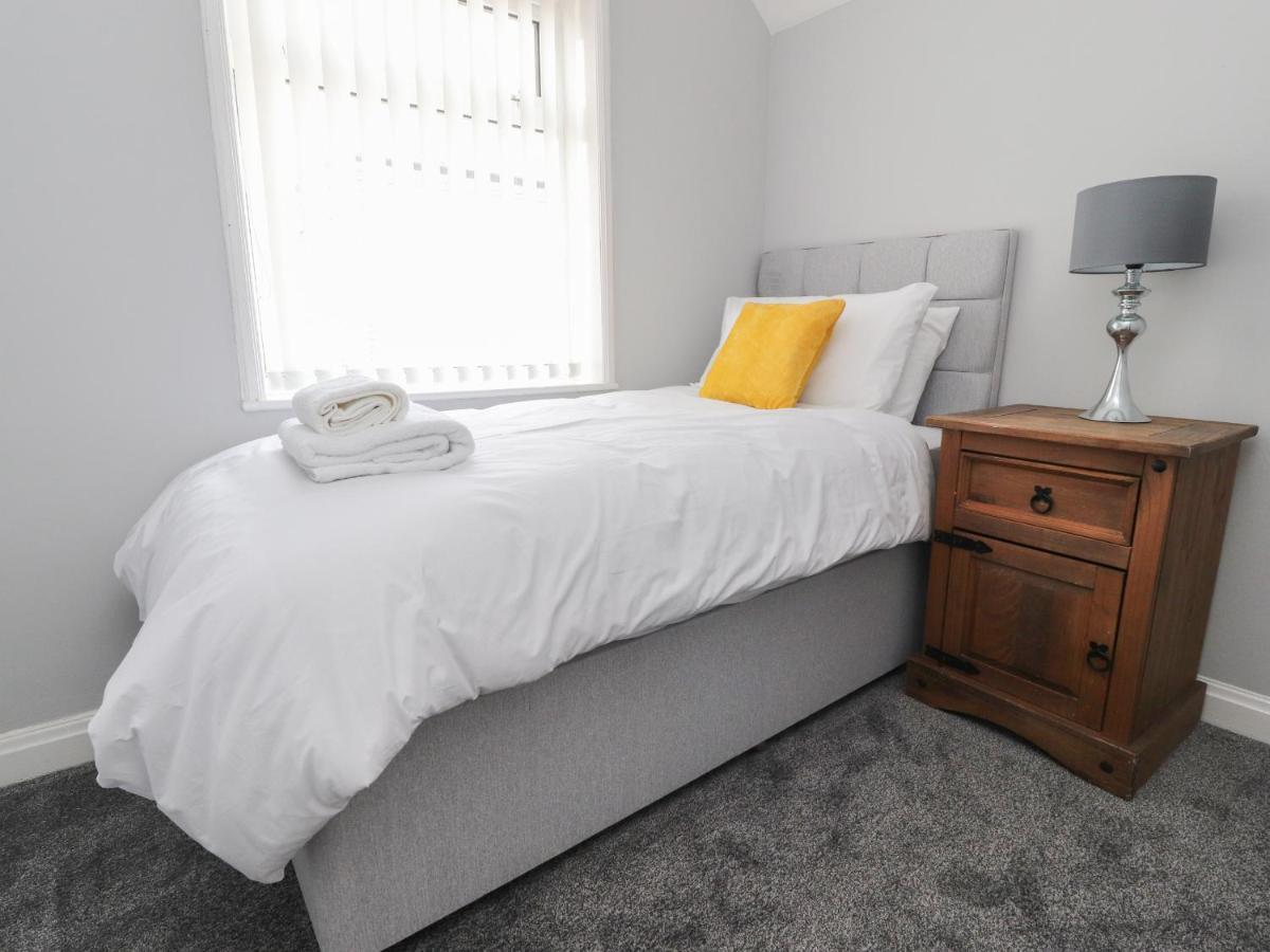 23 Ryden Avenue Cleveleys Exterior foto